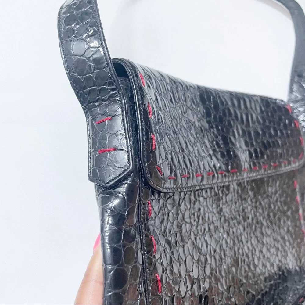 BCBG MAX AZRIA BLACK ITALIAN LEATHER SHOULDER BAG RED STITCHING RED INTERIOR - Picture 9 of 12